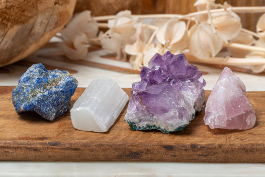 SAMSARI Natural Raw Stones with Carry-On Crafted Fabric Bag for Wicca, Reiki